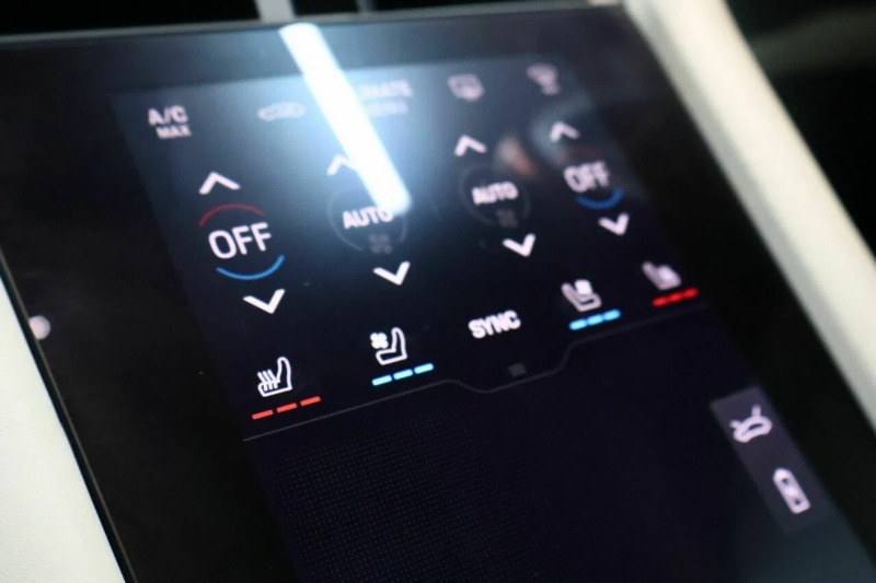 
								2021 Porsche Taycan full									