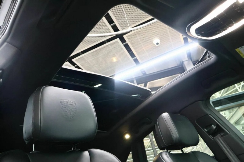
								2024 Porsche Macan full									