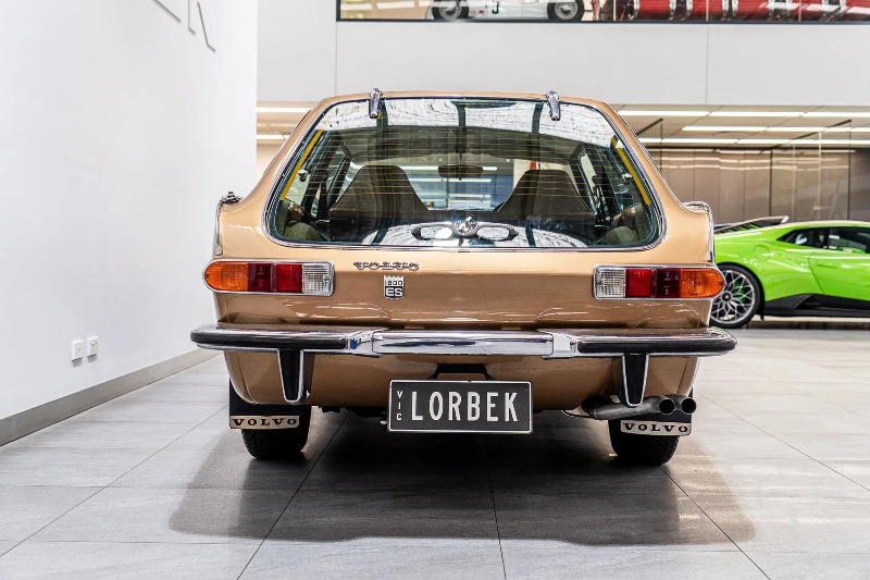 
								1972 Volvo P1800 full									