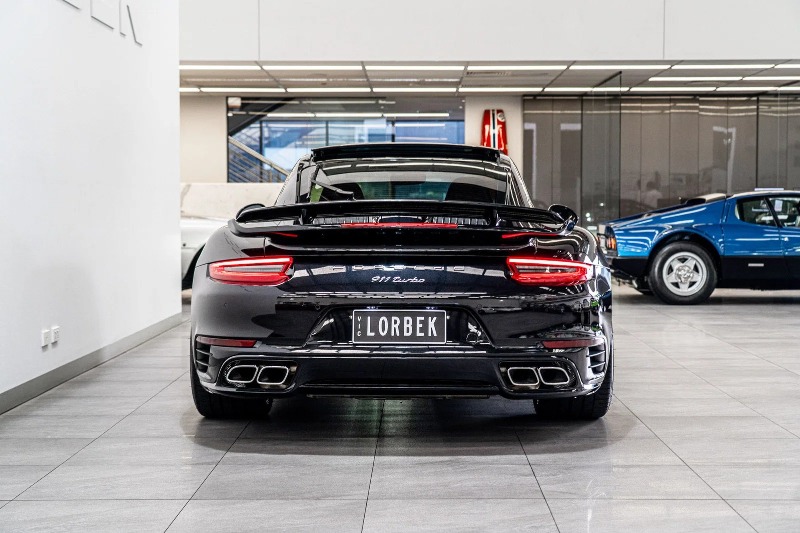 
								2016 Porsche 911 full									