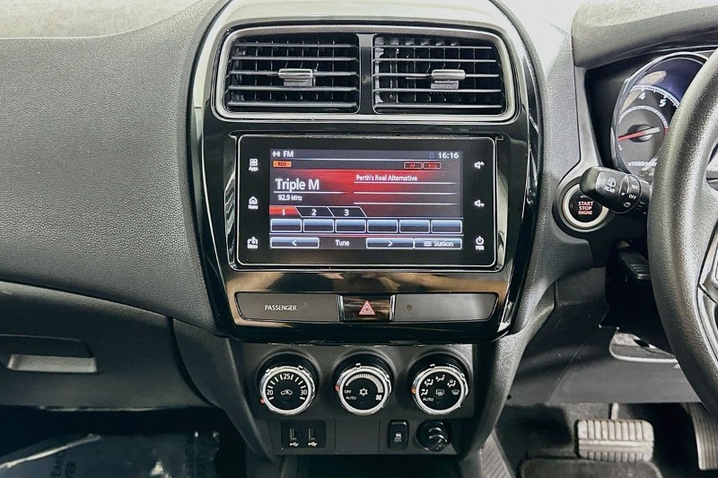 
								Mitsubishi ASX full									