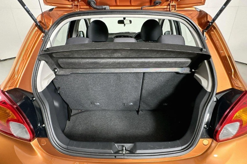 
								Mitsubishi MIRAGE full									