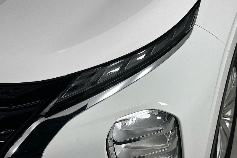 
								Mitsubishi OUTLANDER full									