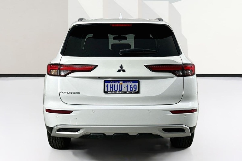 
								Mitsubishi OUTLANDER full									