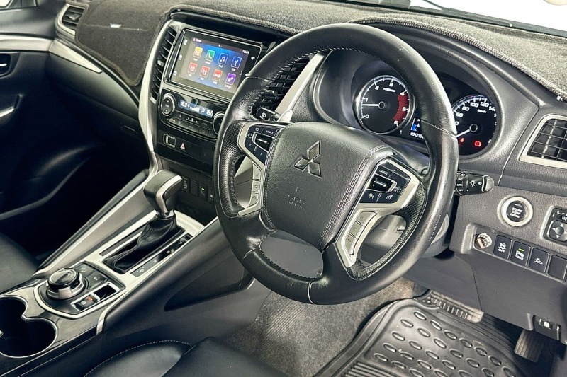 
								Mitsubishi PAJERO SPORT full									