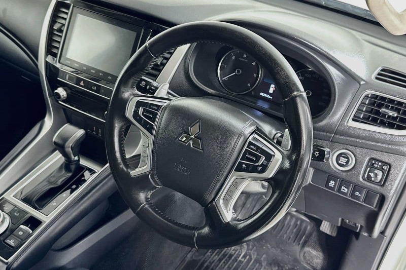 
								Mitsubishi PAJERO SPORT full									
