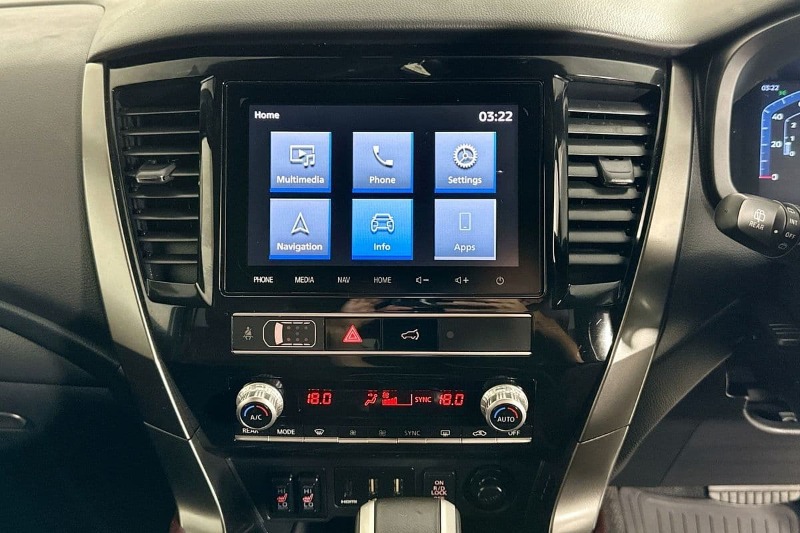 
								Mitsubishi PAJERO SPORT full									