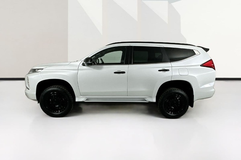
								Mitsubishi PAJERO SPORT full									