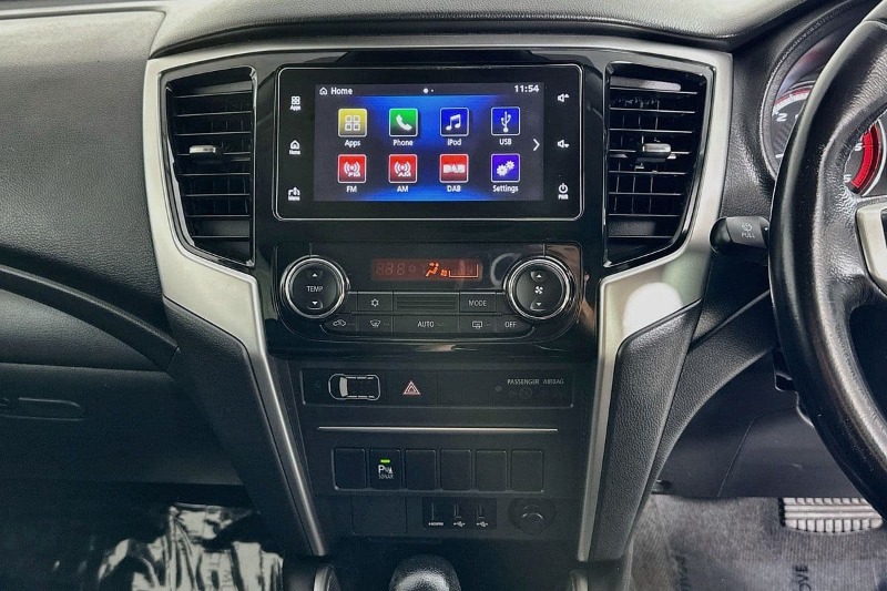 
								Mitsubishi TRITON full									