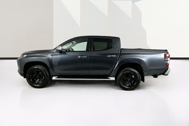 
								Mitsubishi TRITON full									