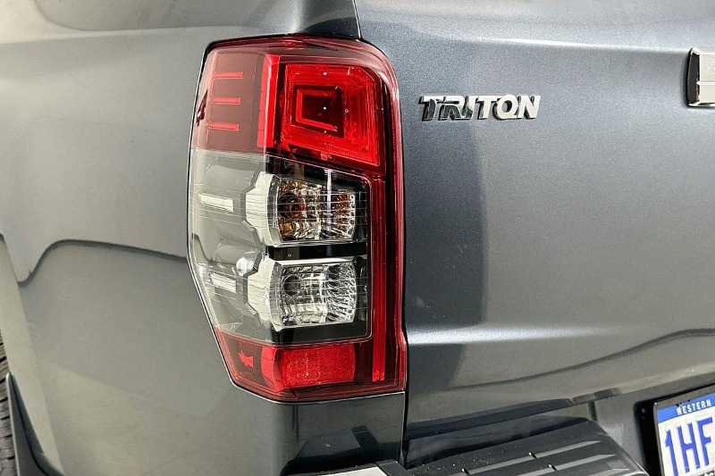 
								Mitsubishi TRITON full									