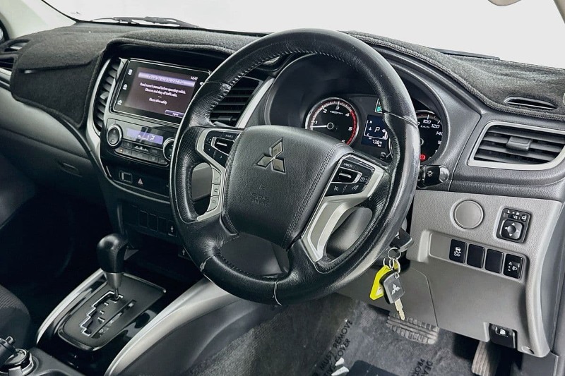 
								Mitsubishi TRITON full									