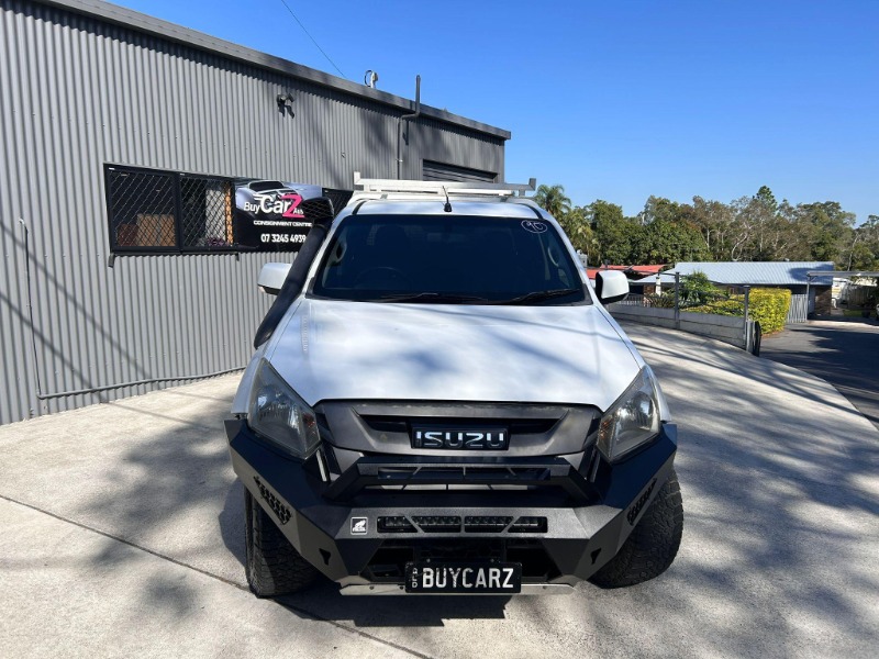 
								ISUZU D-MAX full									