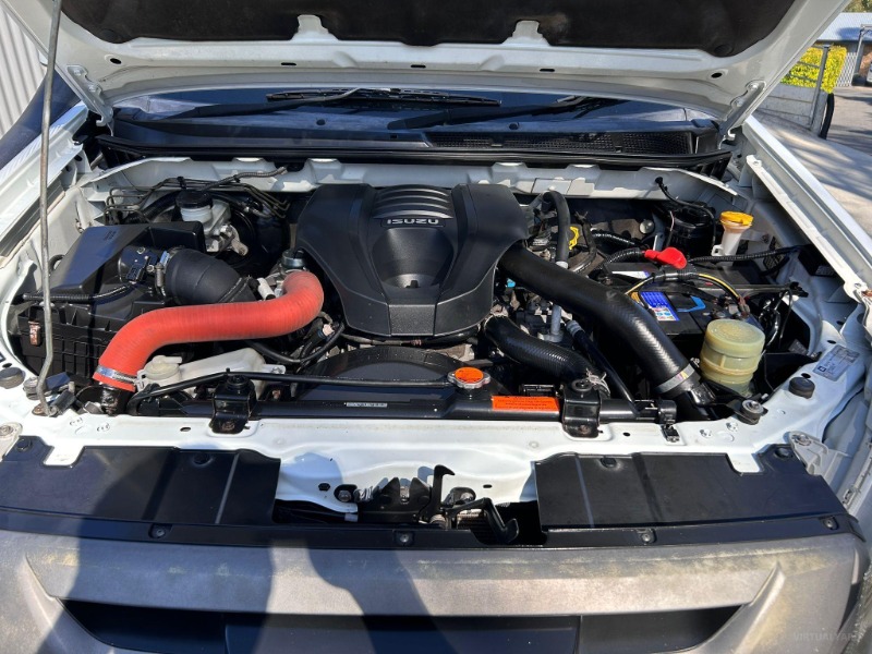 
								ISUZU D-MAX full									
