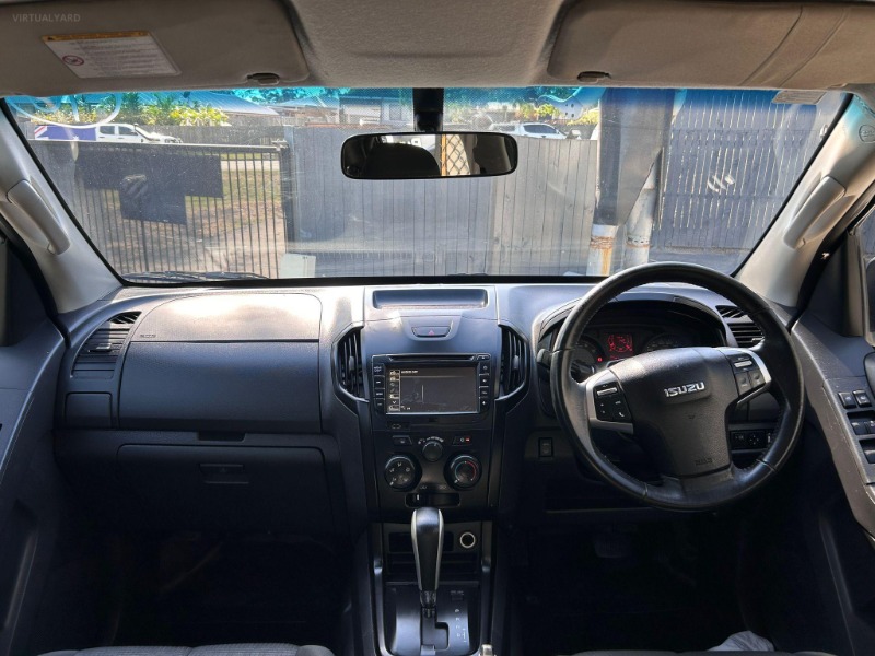 
								ISUZU D-MAX full									