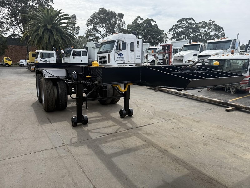 
								1980 Fruehauf Skel Trailer full									