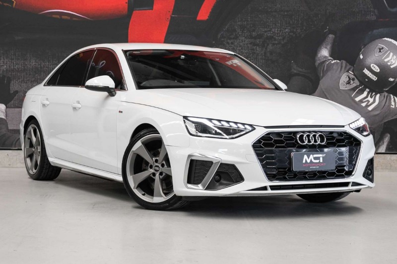 
								2022 Audi A4 35 TFSI S line full									