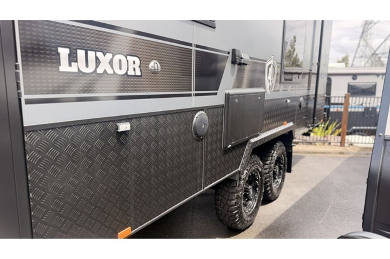 
								2024 Empire Luxor full									