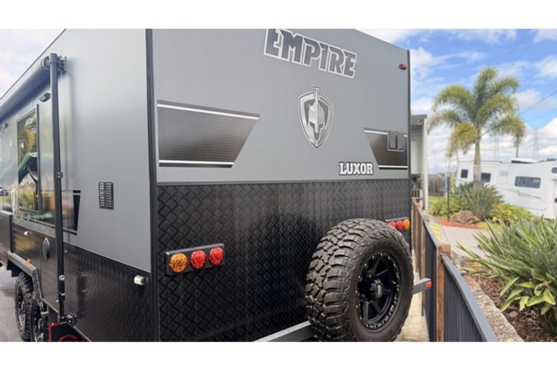 
								2024 Empire Luxor full									