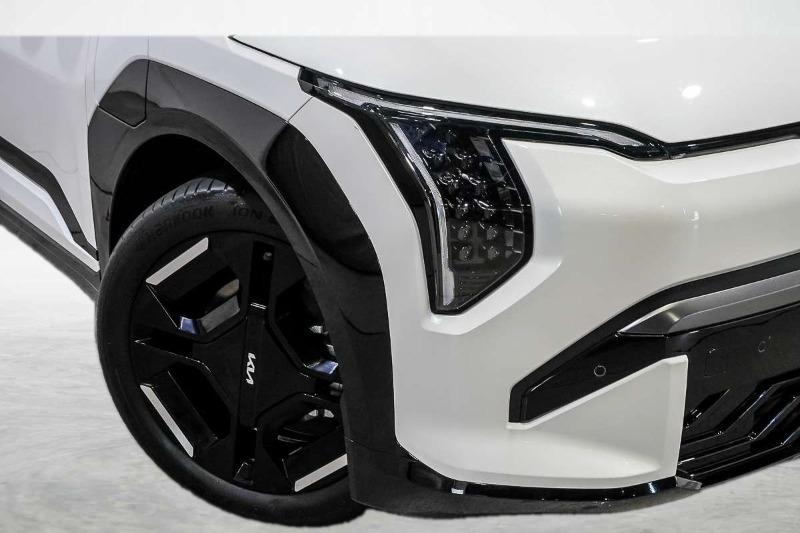 
								2025 Kia EV3 GT-Line Long Range SV full									