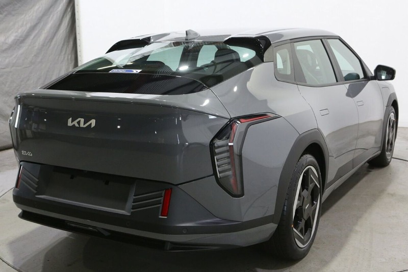 
								2026 Kia EV4 Earth Long Range CT full									