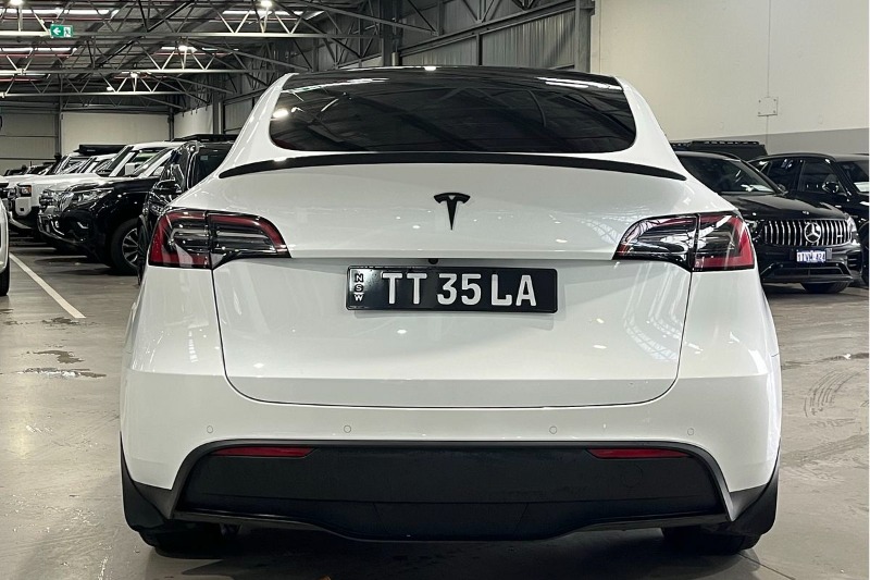 
								2021 Tesla Model 3 Performance full									