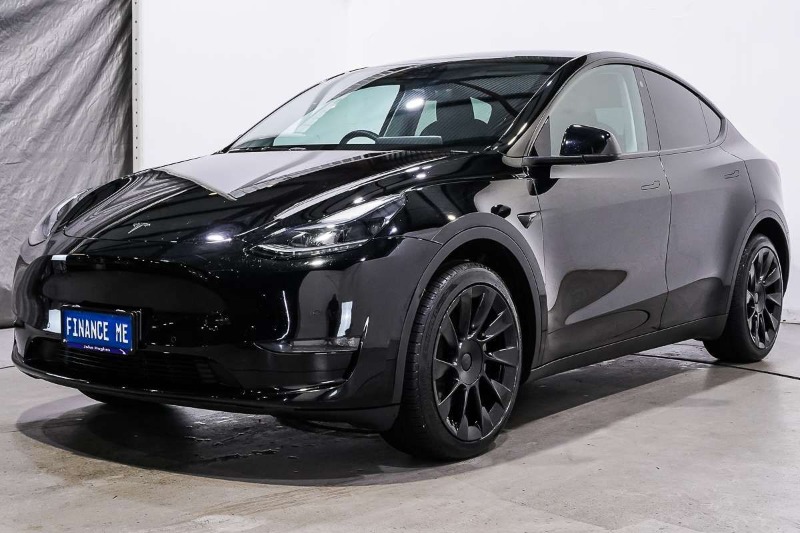 
								2023 Tesla Model Y Long Range full									