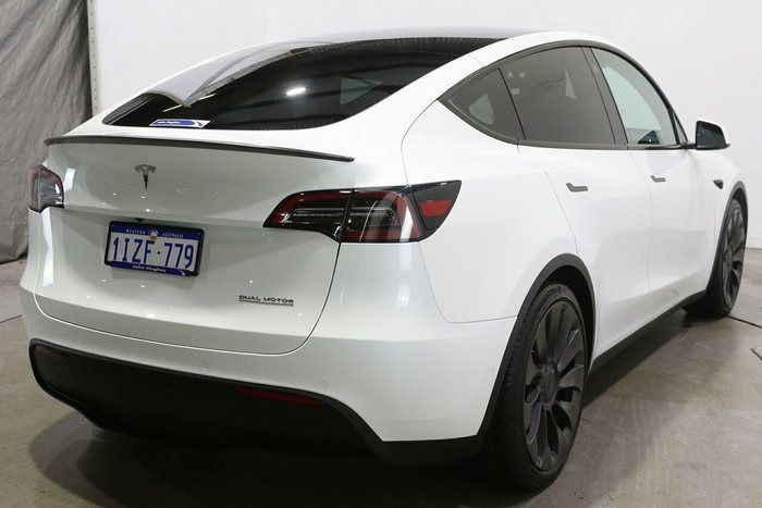 
								2023 Tesla Model Y full									