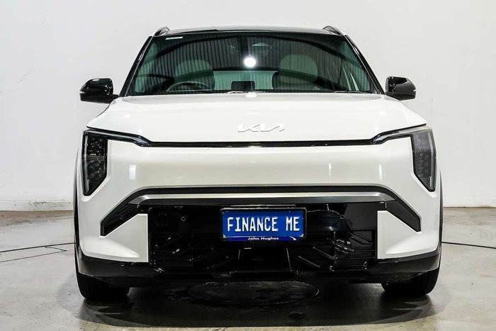 
								2025 Kia EV3 full									