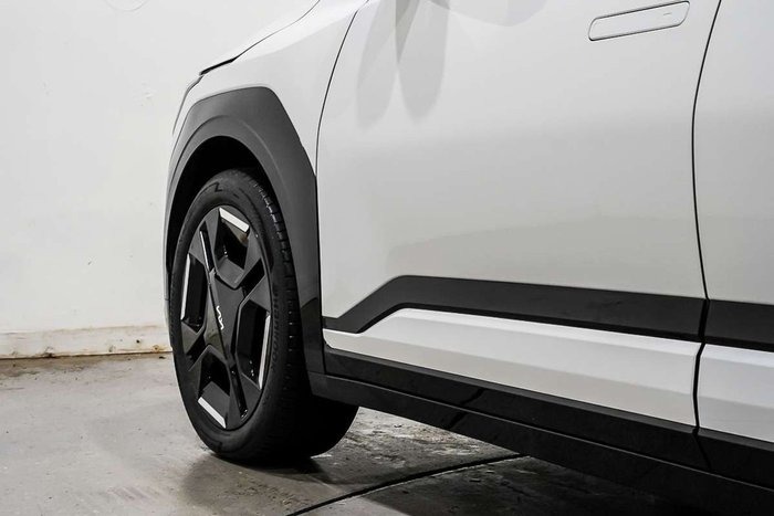 
								2025 Kia EV3 full									