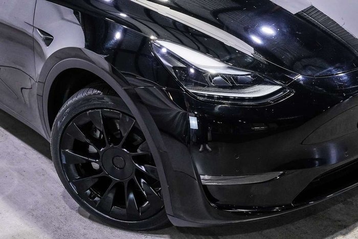 
								2023 Tesla Model Y full									