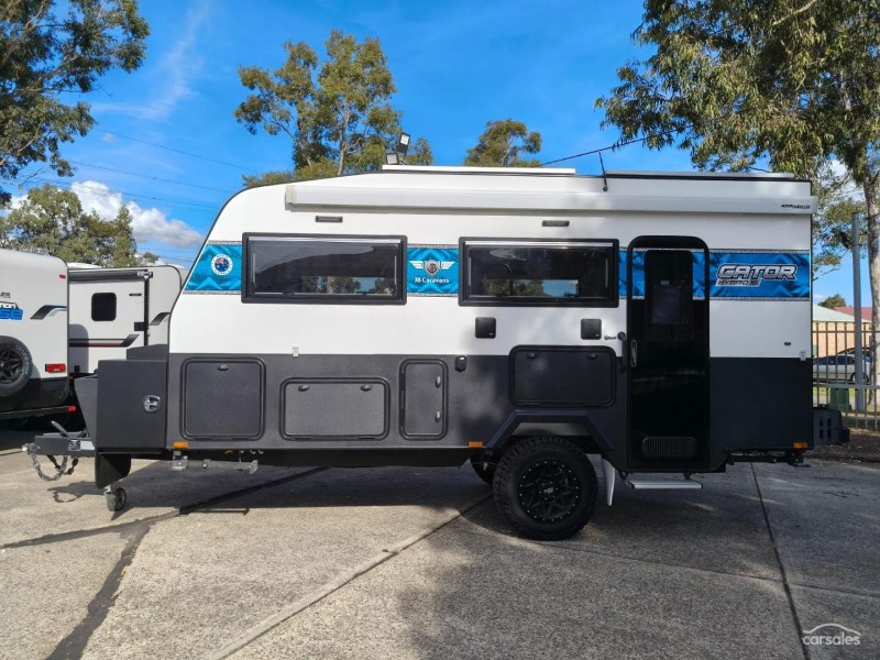 
								2025 JB Caravans Gator Hybrid full									