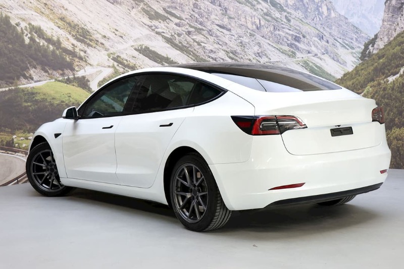 
								2022 Tesla Model 3 Rear-Wheel Drive full									