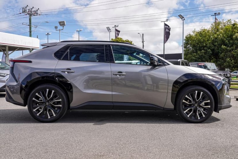 
								2025 Toyota bZ4x AWD full									
