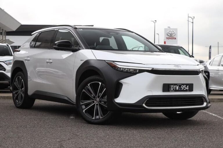 2025 Toyota BZ4X Standard AWD