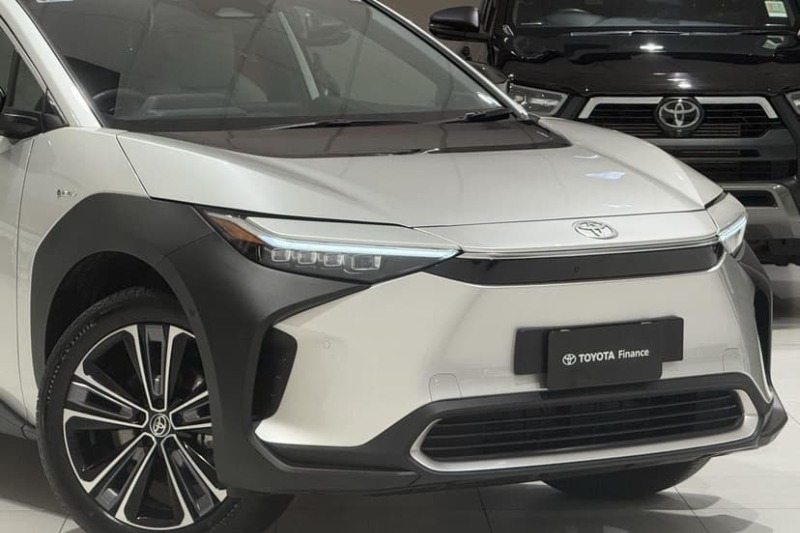 
								2025 Toyota BZ4X Standard AWD full									