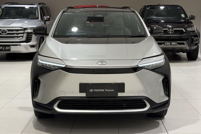 
								2025 Toyota BZ4X Standard AWD full									