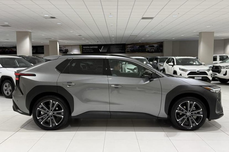 
								2025 Toyota BZ4X Standard AWD full									