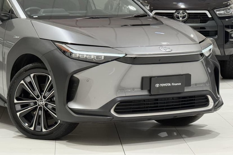 
								2025 Toyota BZ4X Standard AWD full									