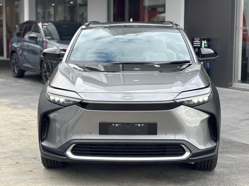 
								2024 Toyota bZ4X Standard AWD full									