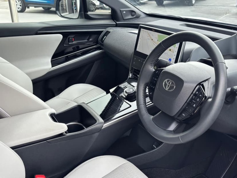 
								2024 Toyota bZ4X Standard AWD full									