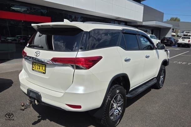
								2015 Toyota Fortuner GXL full									