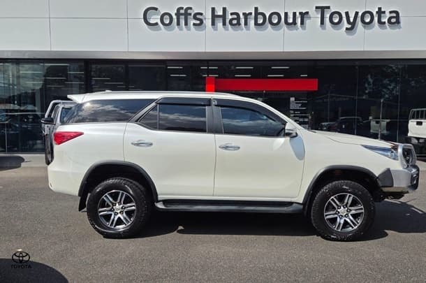 
								2015 Toyota Fortuner GXL full									
