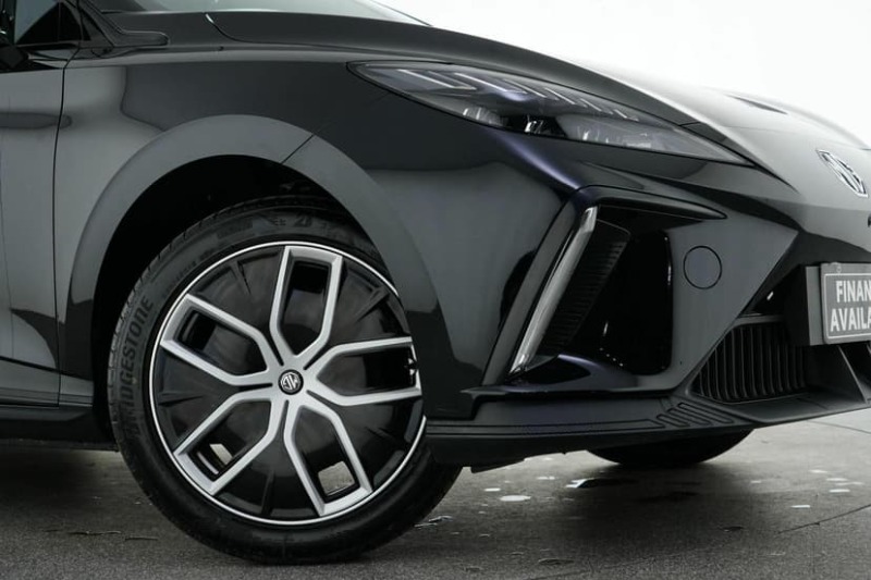 
								2024 M.G. MG4 Essence 64 150kW full									