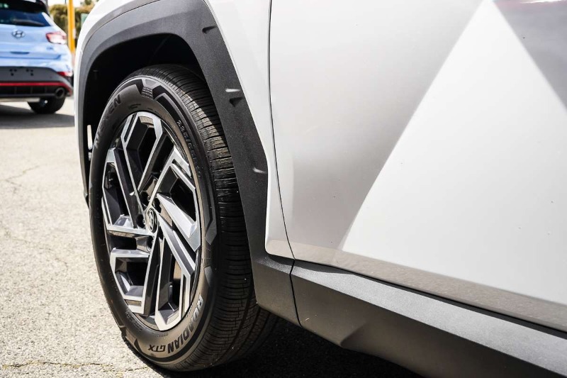 
								2026 Hyundai Tucson full									