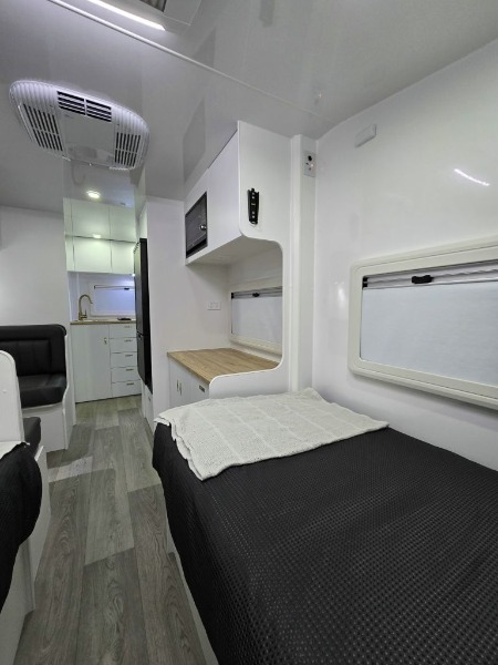 
								2026 Crusader Crv Caravan GLADIATOR STORM full									