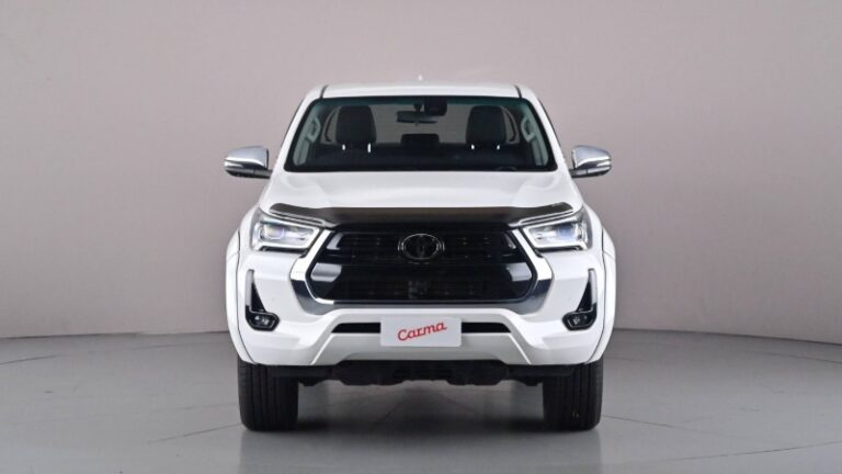 2022 Toyota Hilux SR5 + PREMIUM INTERIOR (4×4)