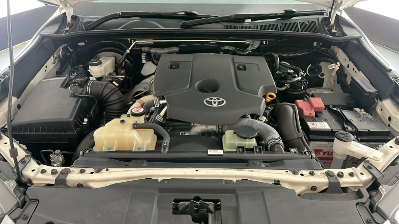 
								2022 Toyota Hilux SR5 + PREMIUM INTERIOR (4×4) full									