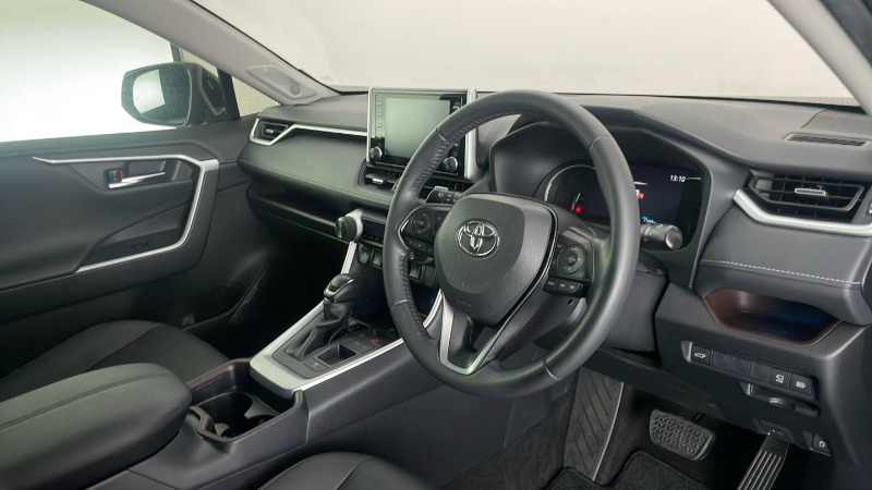 
								2020 Toyota RAV4 full									