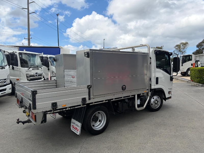 
								Isuzu N Series NLR 45-150 Traypack (2022) full									